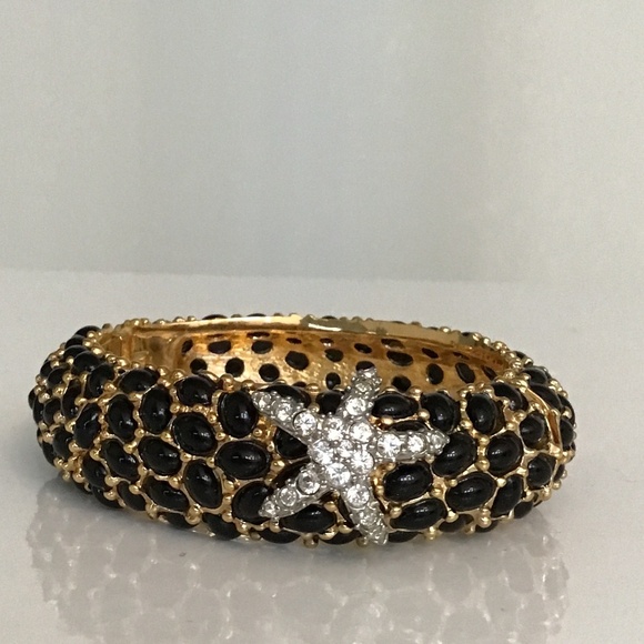 Kenneth Jay Lane Black cabochon & starfish pave bracelet - Picture 6 of 11